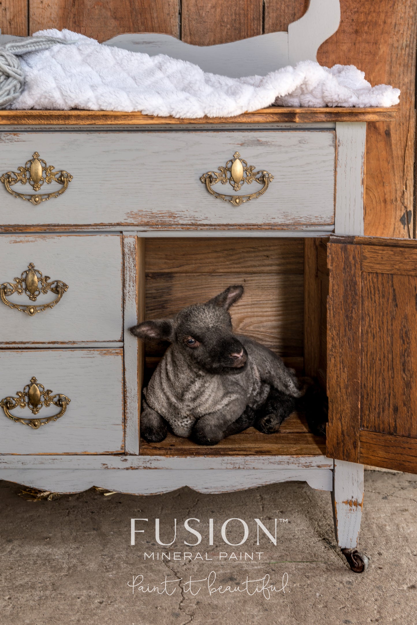 Fusion Mineral Paint Little Lamb
